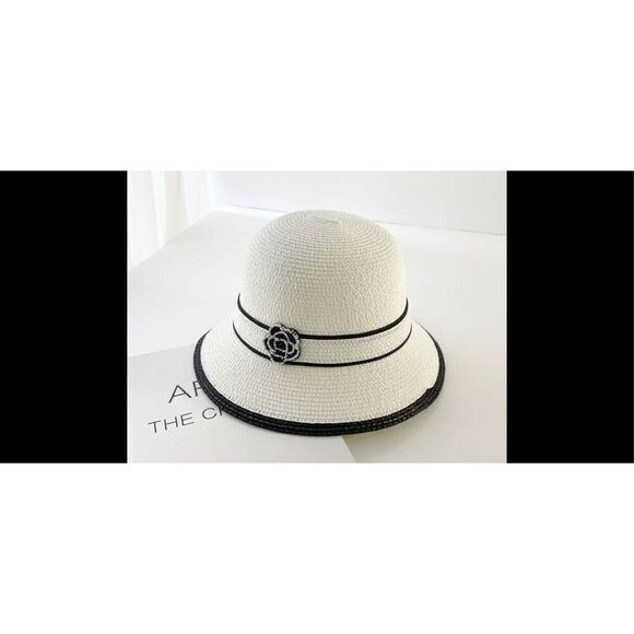 Beautiful stub bowler hat with patterned flower adjustable strap. Blk - Picture 8 of 16